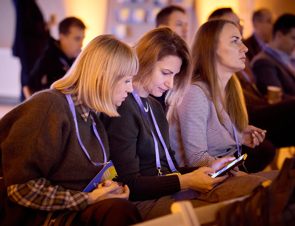 Отримайте уявлення про глобальні інституції, що сприяють відновленню України